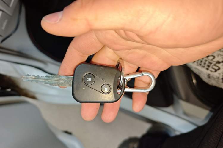 Used Jinbei New Hiace S 2023 1.5L Wealth Edition Passenger Van 5/6/7-Seater Central Air Conditioning Version SWC15M
