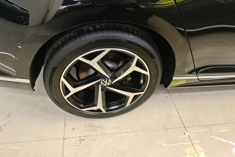 Used Volkswagen Magotan 2023 2 Million Units Commemorative Edition 330TSI DSG Luxury Version