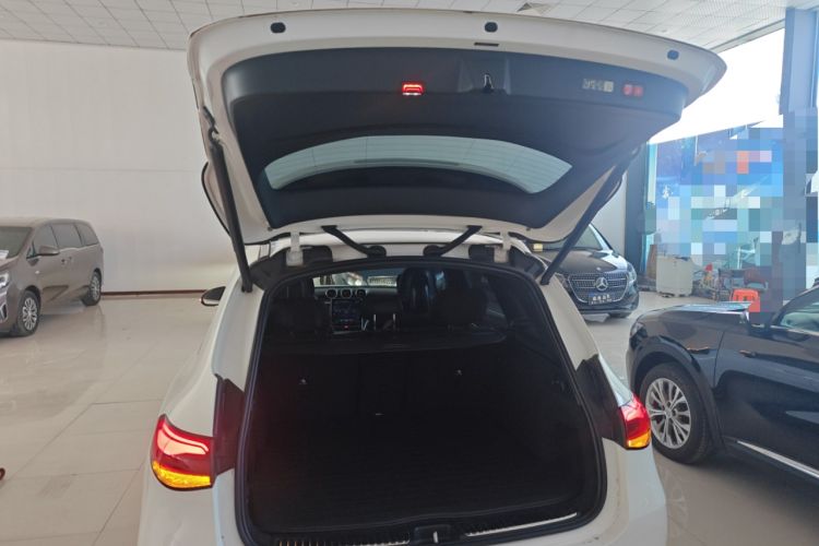 Used Mercedes-Benz GLC 2023 GLC 260 L 4MATIC Luxury Model 5 Seats