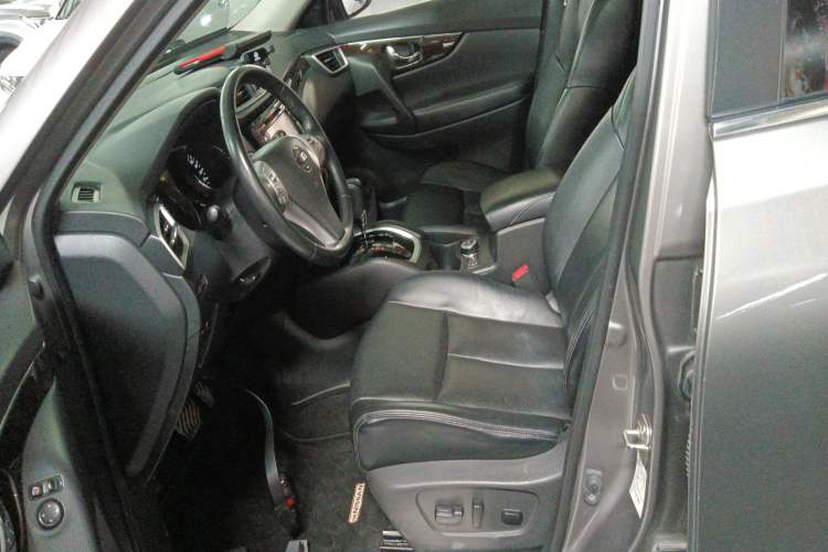 Used Nissan X-Trail 2014 2.5L CVT Ultimate Edition 4WD Left Front Seat