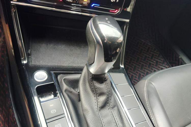 Used Volkswagen Passat 2023 280TSI Elite Edition Gear Lever