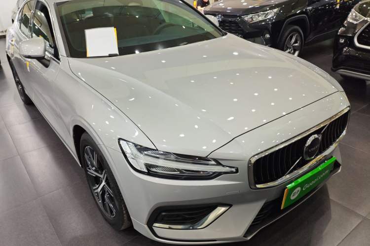 Used Volvo S60 2023 B4 Zhiyi Luxury Edition