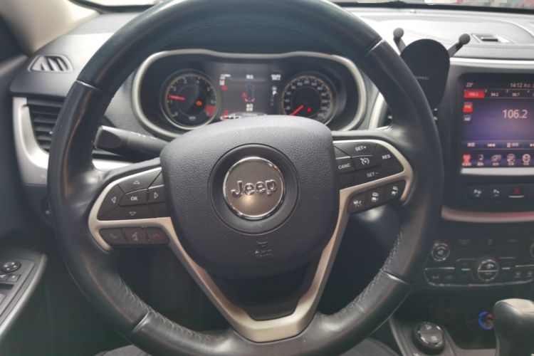 Used Jeep Cherokee 2014 2.4L Elite Edition Steering Wheel
