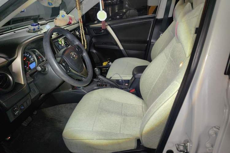 Used Toyota RAV4 2015 2.0L CVT Two-Wheel Drive Fashion Edition Left Front Seat