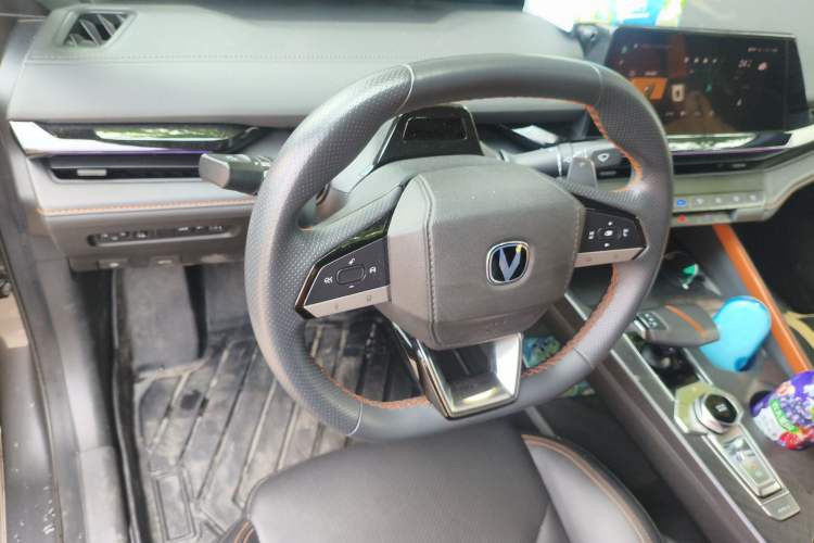 Used CHANGAN UNI-V 2022 1.5T Prestige Version
