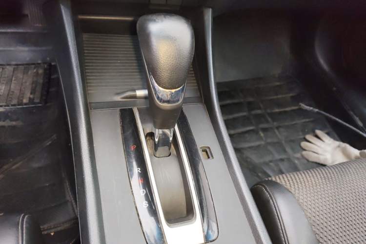 Used Honda Jade 2013 1.8L automatic Comfort version 5 seats