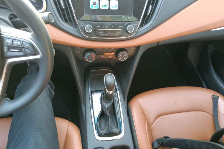 Used Chevrolet Cavalier 2016 1.5L Automatic Xinsong Edition Gear Lever