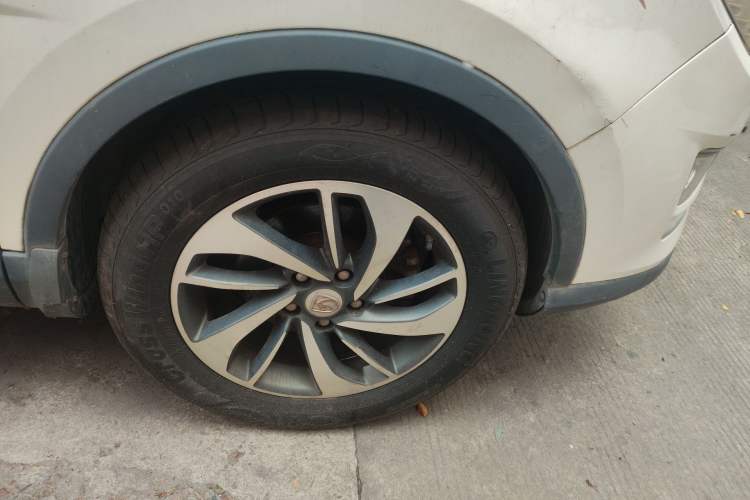 Used Baojun 560 2016 1.8L iAMT Luxury Model Right Front Wheel Hub