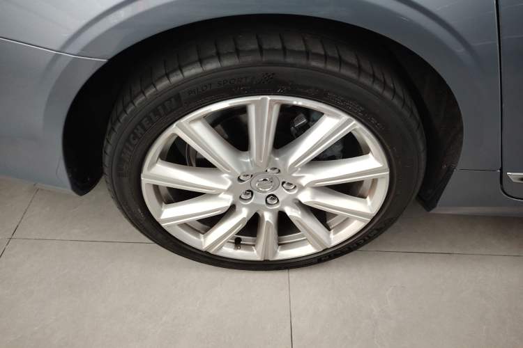 Used Volvo S90 New Energy 2019 T8 e-Drive Hybrid Intelligent Luxury Version China VI Standard Right Rear Wheel Hub