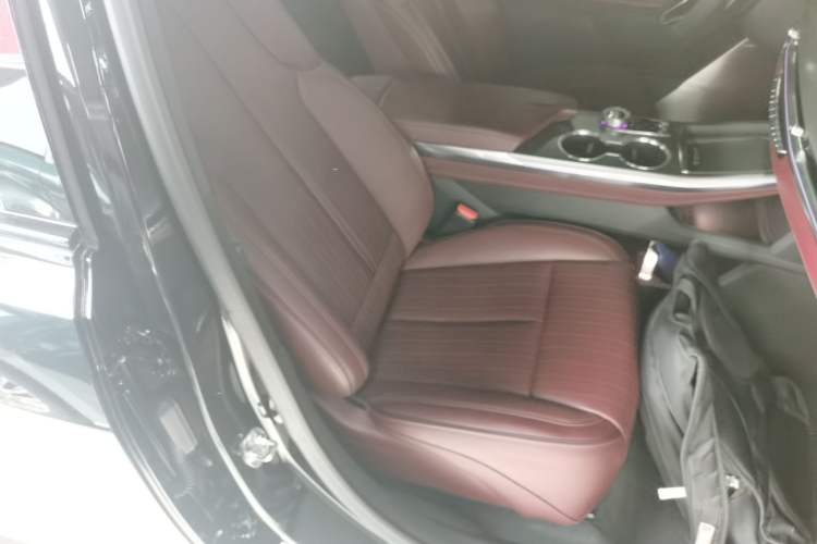 Used Cadillac XT5 2025 2.0T Platinum Edition