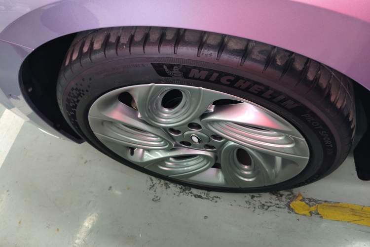 Used ORA Lightning Cat 2022 555 km Luxury Edition Exterior 4