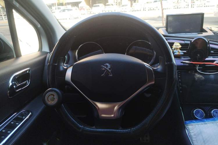 Used Peugeot 3008 2015 2.0L Automatic Classic Edition