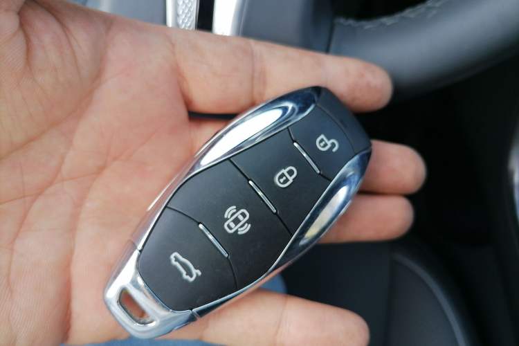 Used Hongqi HS7 PHEV 2024 2.0T PHEV Four-Wheel Drive Flagship Edition 6 Seats
