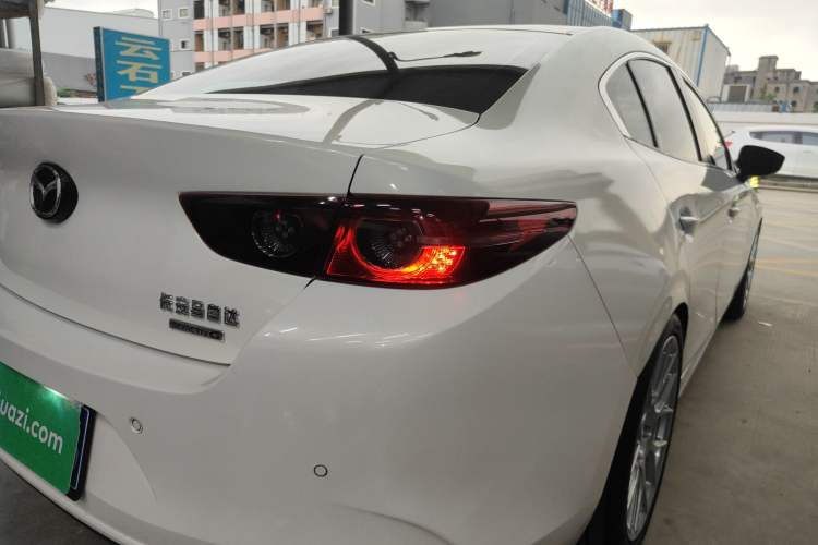 Used Mazda 3 Axela 2020 2.0L Automatic ZhiXuan Edition Exterior 3