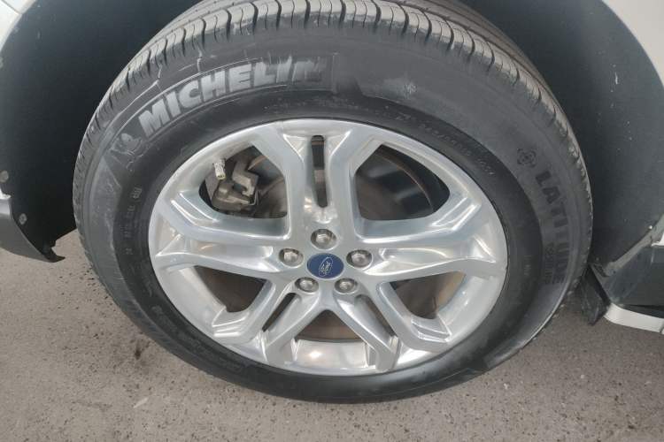 Used Ford Edge 2015 2.0T GTDi 4x4 High-Grade Model
