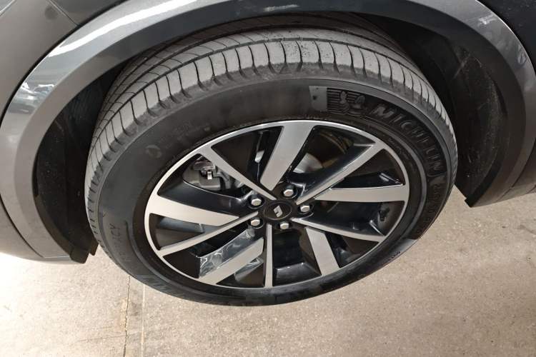 Used Li Auto L8 2023 Air model
