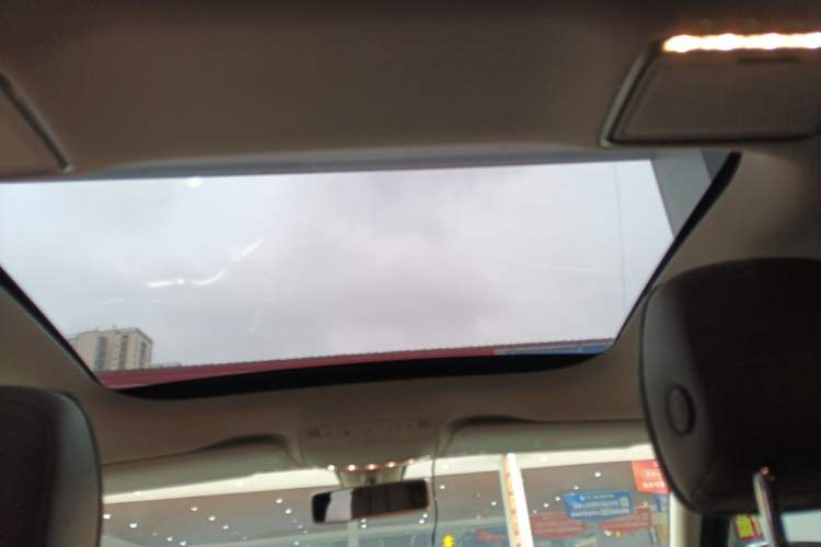 Used Mercedes-Benz E-Class 2020 E 300 L Sport Luxury Edition Headliner