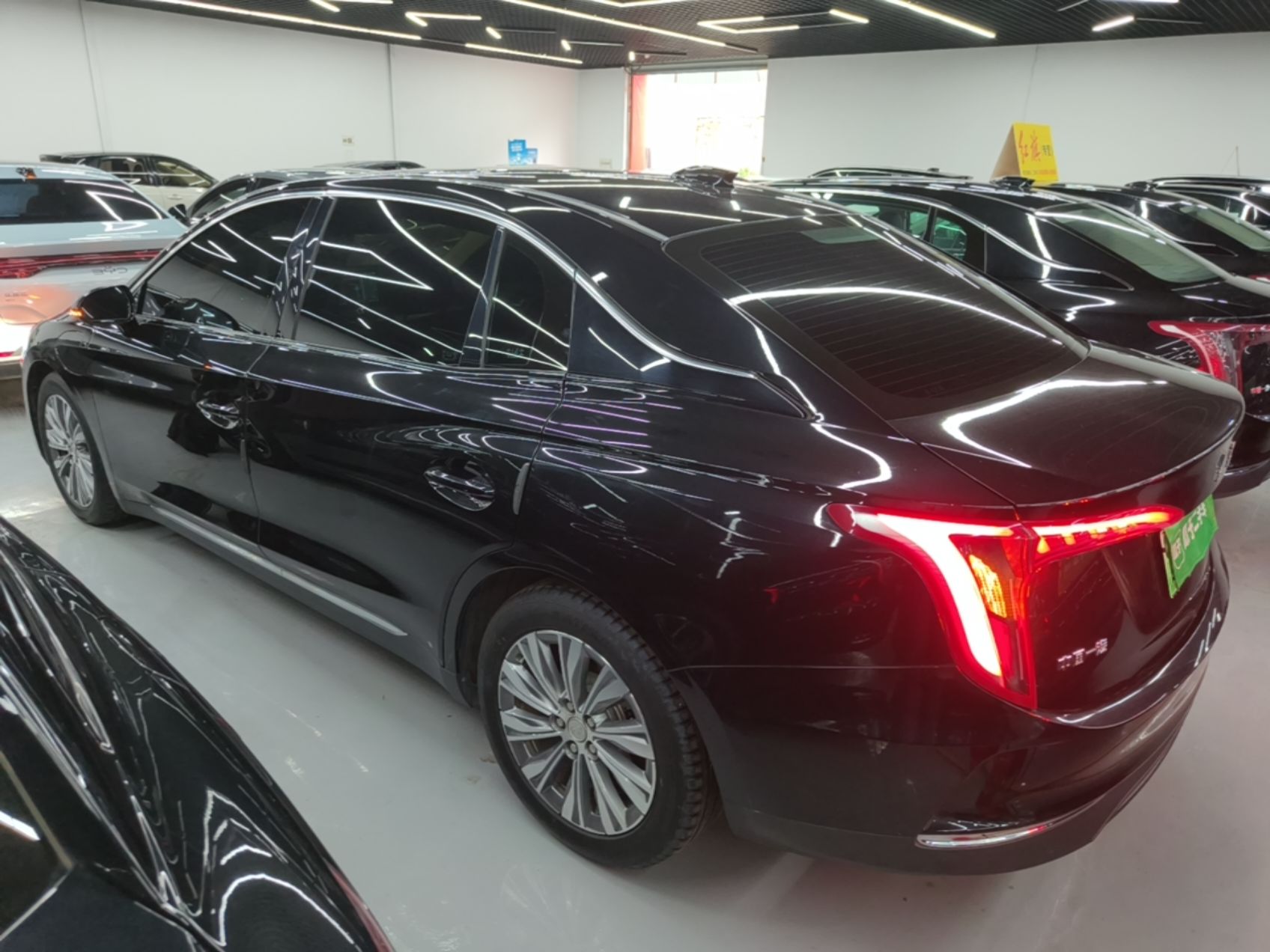 Hongqi E-QM5 2024 610 km PLUS — снимка 4
