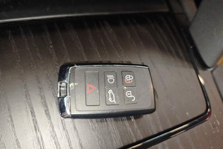 Used Land Rover Discovery Sport 2024 Luxury Custom Edition Vehicle Key