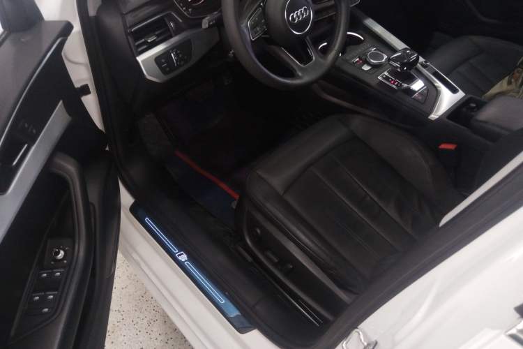 Used Audi A4L 2019 40 TFSI Fashion Version China V Driver Seat