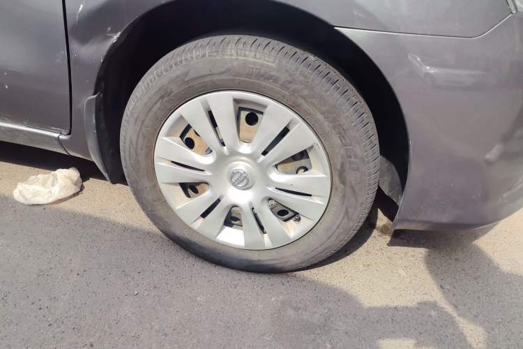 Used Nissan Livina 2015 1.6XE Manual Comfort Edition Right Front Wheel Hub