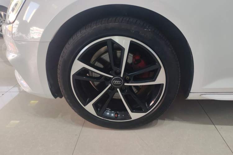 Used Audi A4L 2019 40 TFSI Ambition China VI