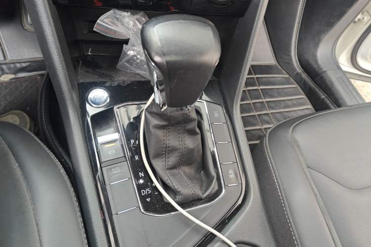 Used Volkswagen Tiguan L 2019 330TSI Automatic Two-Wheel Drive Panoramic Comfort Edition China V Standard