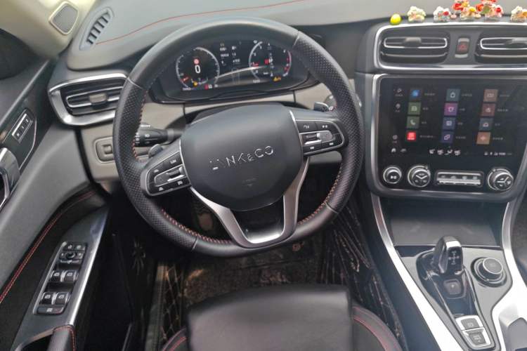 Used Lynk & Co 01 2019 2.0T Four-Wheel Drive Genie Pro Version China VI Standard
