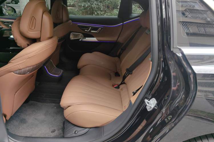 Used Mercedes-Benz E-Class 2025 Facelift E 300 L Luxury Edition
