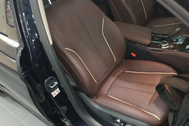 Used BMW 5 Series 2021 525Li Luxury Package
