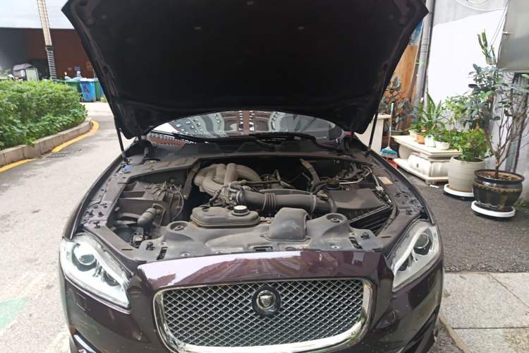 Ojetý Jaguar XJ 2011 XJL 3.0 Panoramic Business Edition