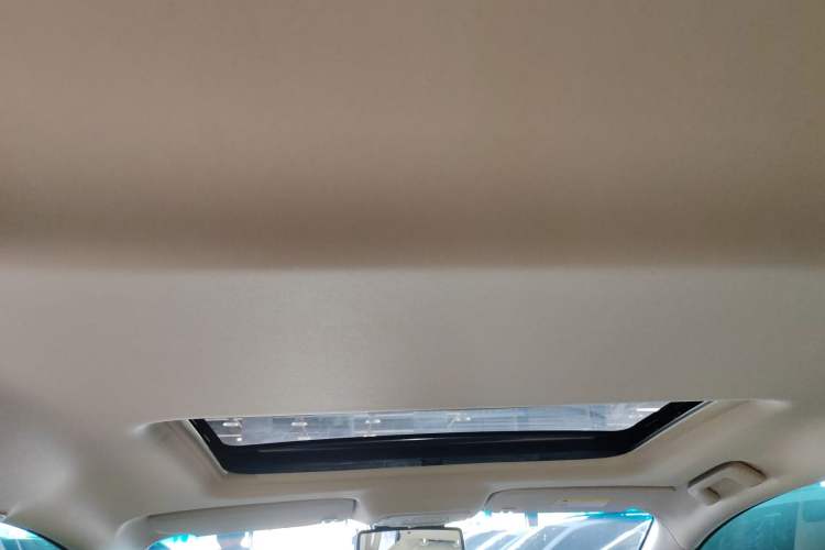 Used Buick GL8 2023 Facelifted Land Cruiser Executive Luxury Version
