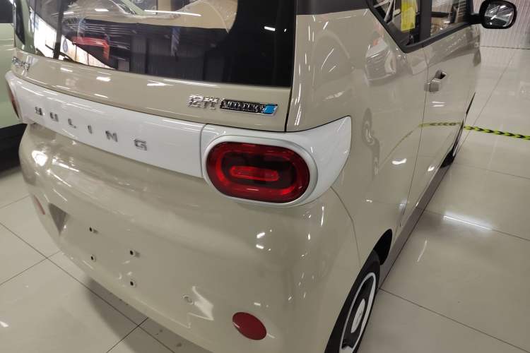 Used Wuling Hongguang MINIEV 2024 3rd Generation 215km Youth Edition Right Rear Taillight
