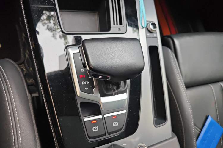 Used Audi Q5L 2022 40T Fashionable and Dynamic Model