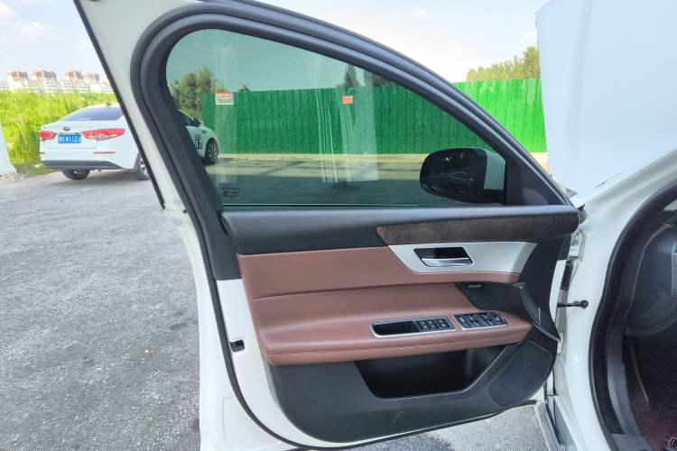 Used Jaguar XFL 2017 XFL 2.0T 240PS Premium Edition