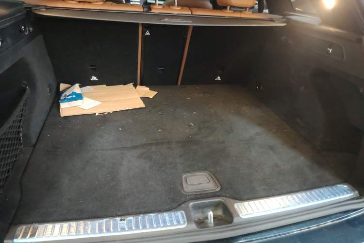 Used Mercedes-Benz GLC 2020 GLC 260 L 4MATIC Dynamic Model Trunk