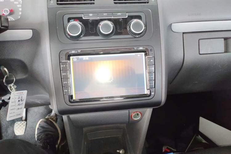 Used Volkswagen Touran 2015 1.4T Manual Fashion Edition 5-Seater
