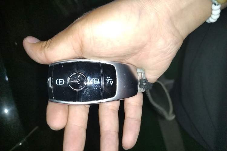 Used Mercedes-Benz E-Class 2020 Restyled E 300 L Sporty and Stylish Edition Vehicle Key