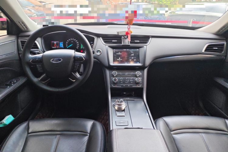 Used Ford Taurus 2016 EcoBoost 180 Luxury Model Center Console