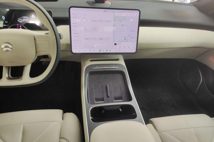 Used Nio ET5T 2025 75 kWh Touring Gear Lever