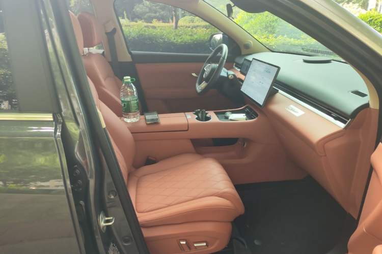 Used Landian E5 PLUS 2026 Model 165km Long-Range First-Adoption Version Ultra 7-seater
