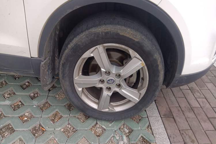 Used Bestune X80 2013 2.0L automatic luxury version