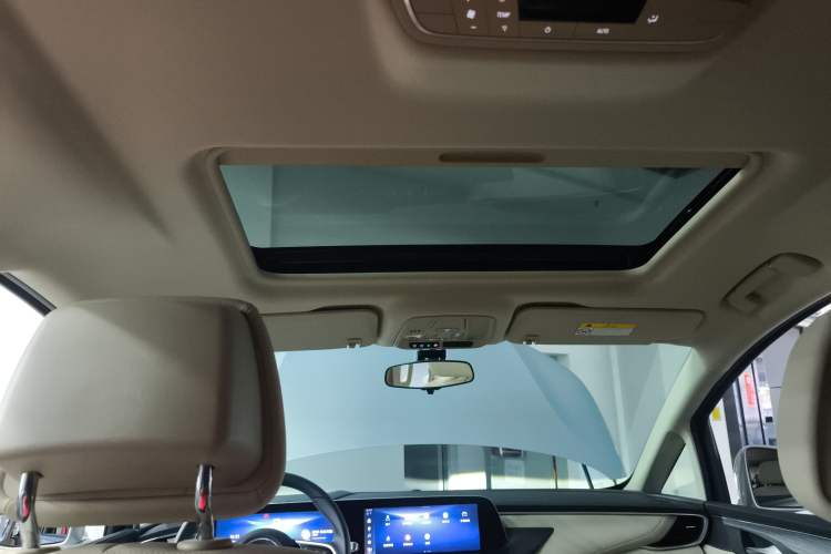 Used Buick GL8 New Energy 2025 Lushang First-Drive Edition 7-Seater
