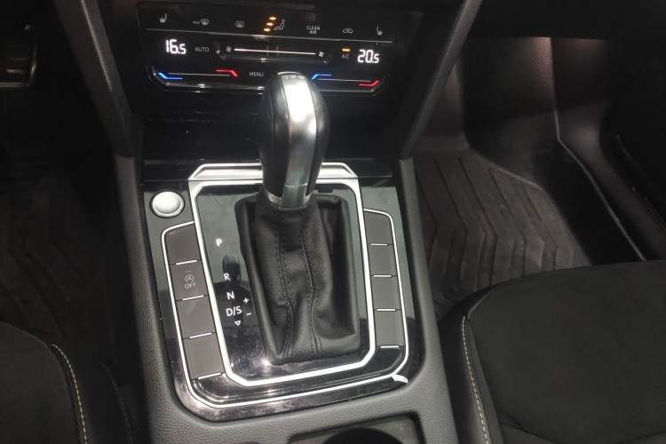 Used Volkswagen FAW-Volkswagen CC 2020 330TSI Huayan Edition China VI Standard Gear Lever