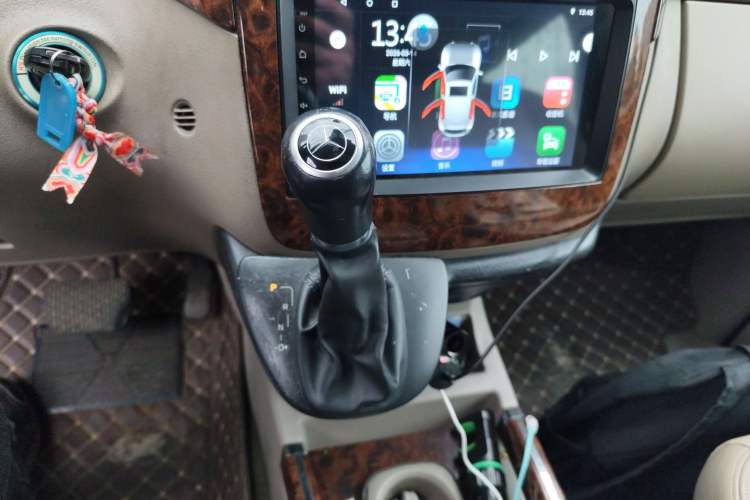 Used Mercedes-Benz Viano 2011 2.5L Limited Edition Gear Lever