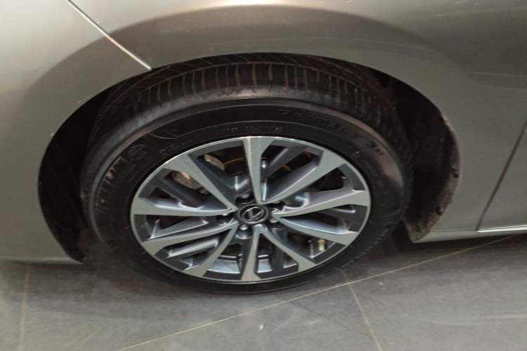 Used Lexus ES 2022 300h Excellence Edition
