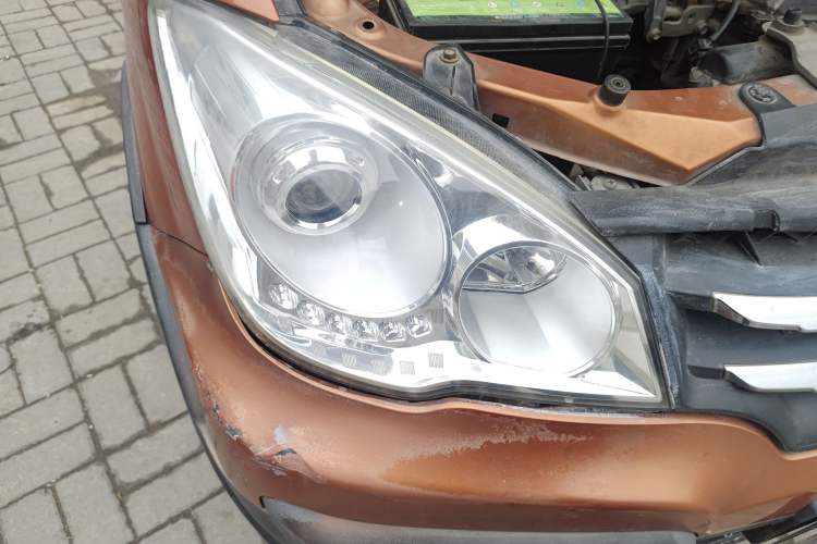 Used FAW Senya S80 2011 1.5L Manual 5-Seater Luxury Model Right Front Headlight