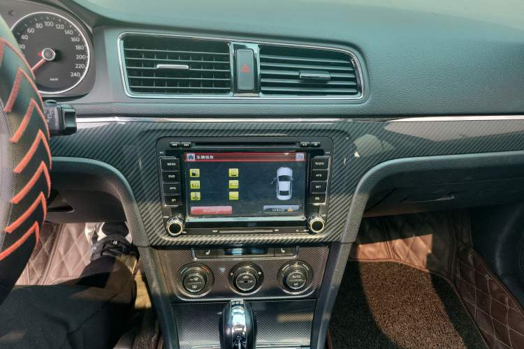 Used Volkswagen Cross Lavida 2014 1.4TSI DSG