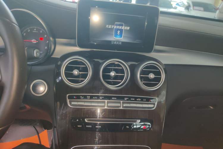 Used Mercedes-Benz GLC 2019 GLC 260 L 4MATIC Dynamic Model Audio And AC Panel