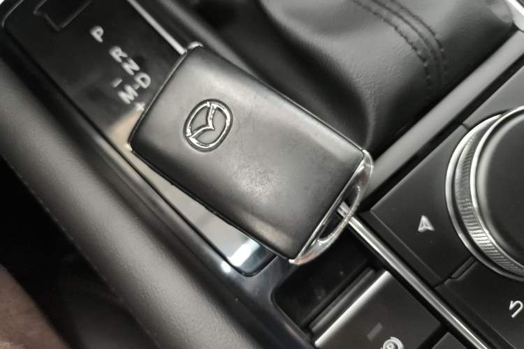 Used Mazda 3 Axela 2023 2.0L Automatic ZhiZhen Edition
